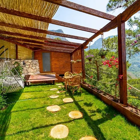 Manzara Bungalow B&B *