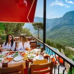 Bed & Breakfast Manzara Bungalow 3*